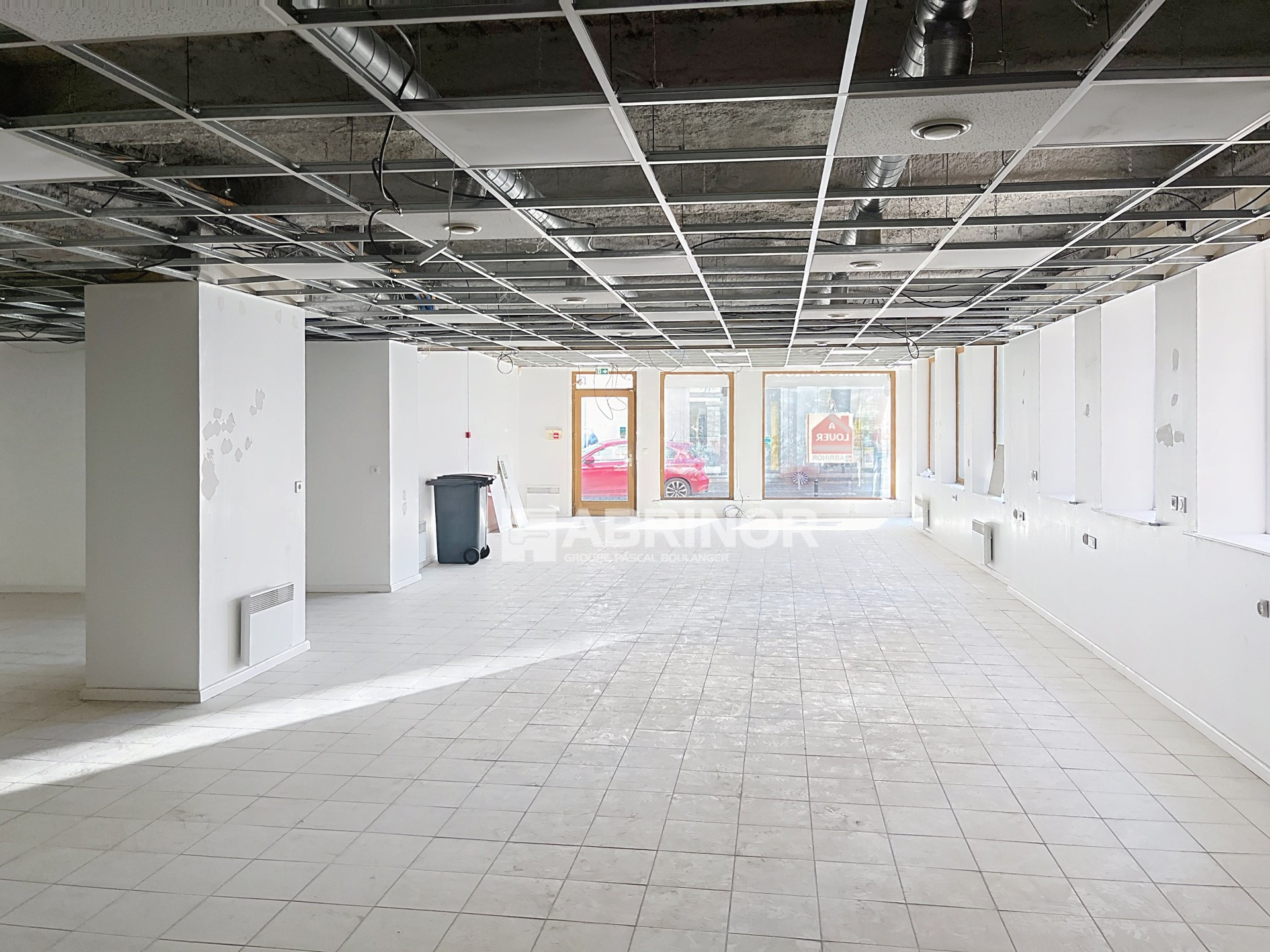 location local VALENCIENNES