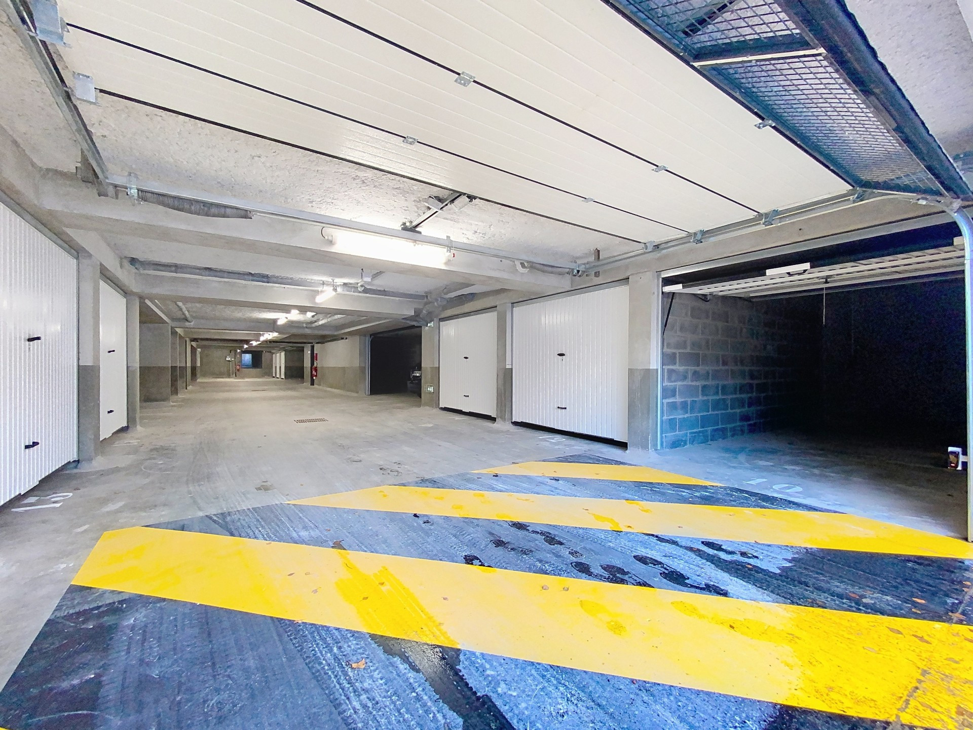 location parking MARCQ EN BAROEUL