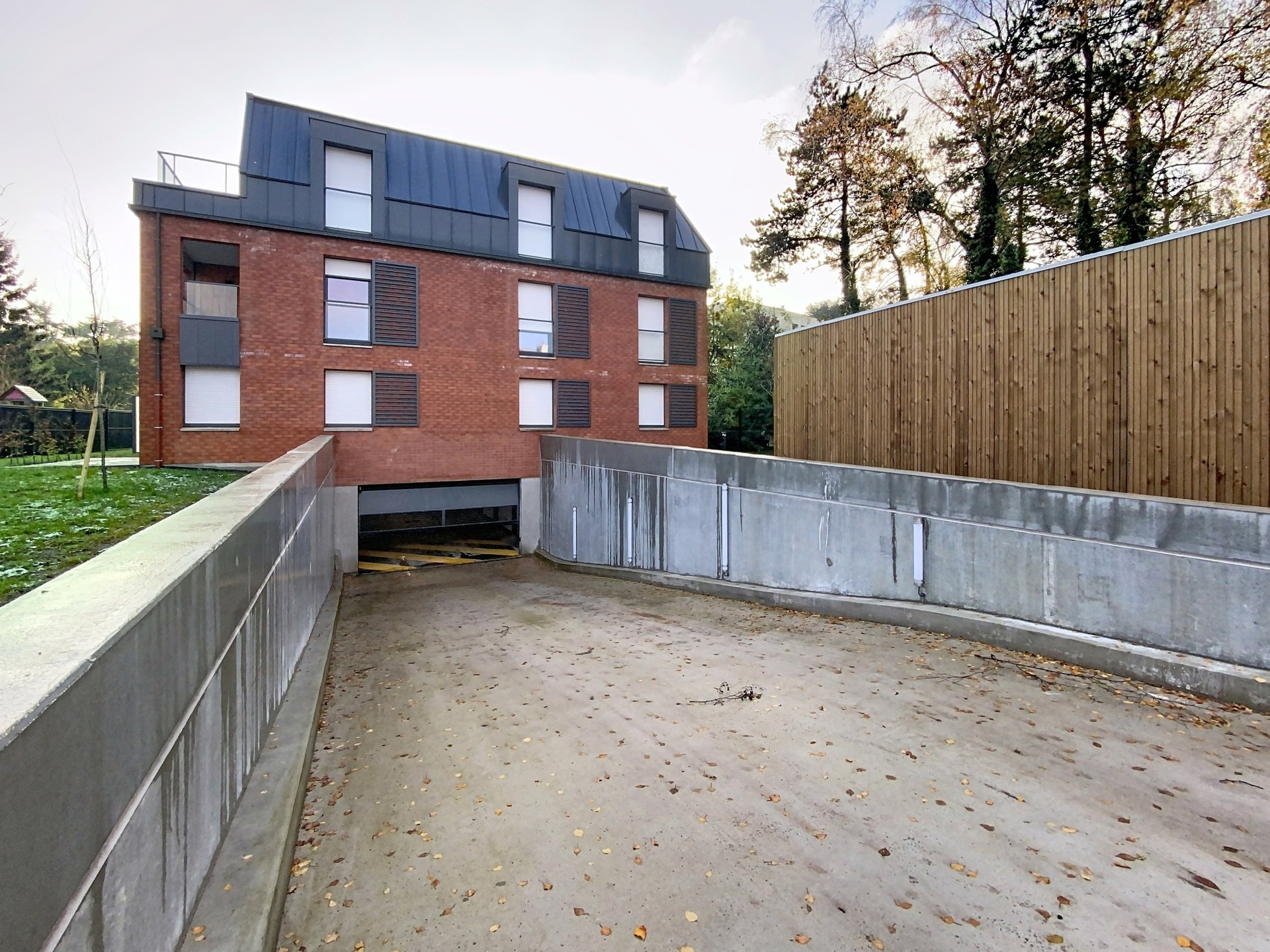 location parking MARCQ EN BAROEUL