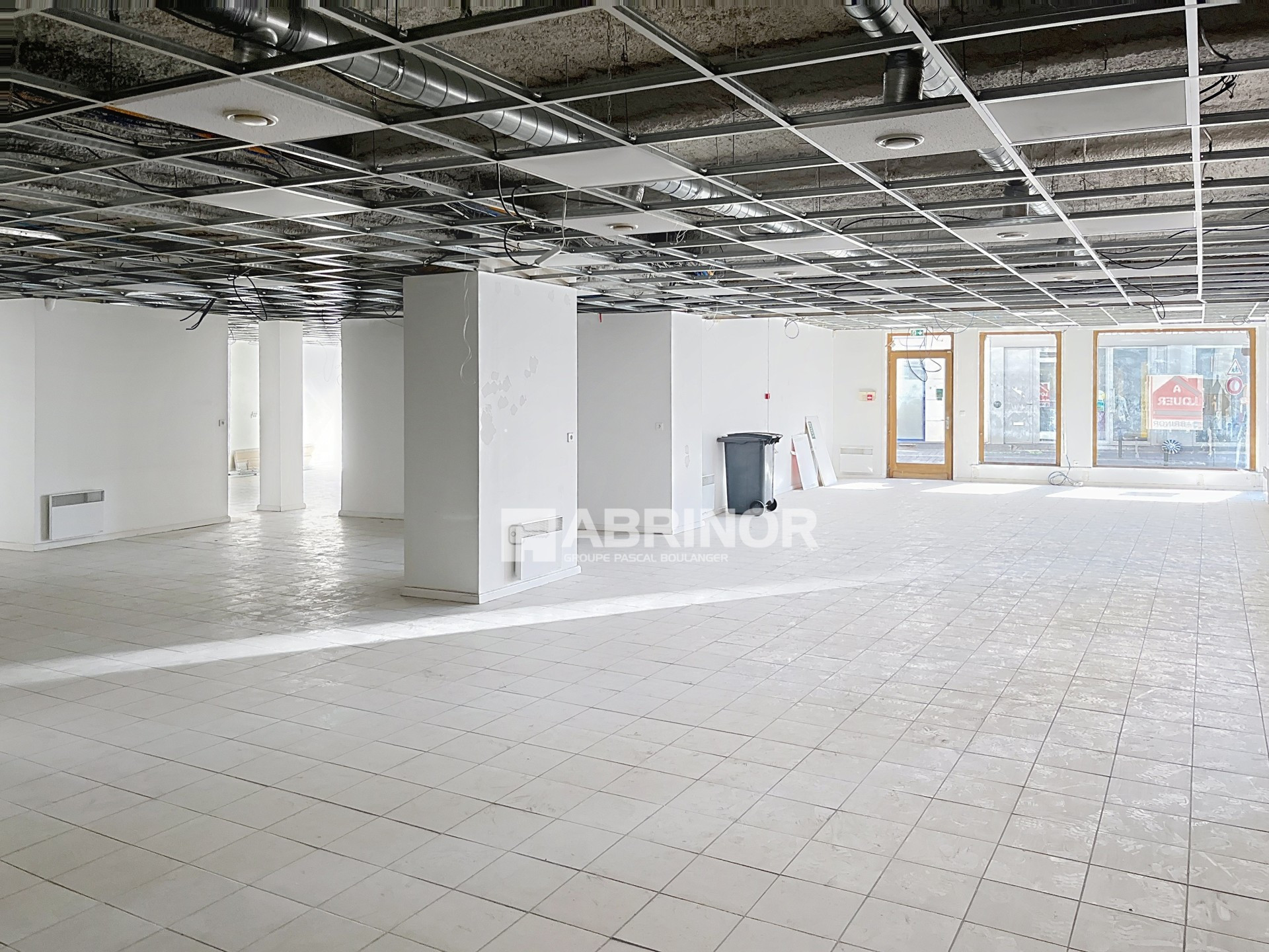 location local VALENCIENNES