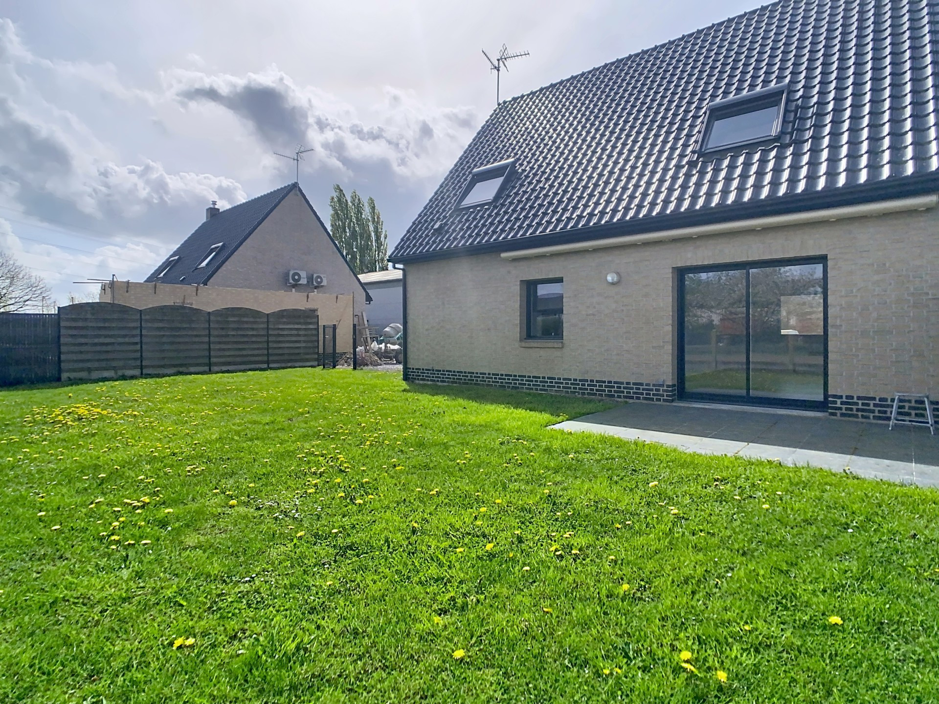 location maison COUTICHES