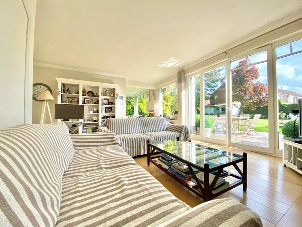 Maison en vente à CROIX — photo 2