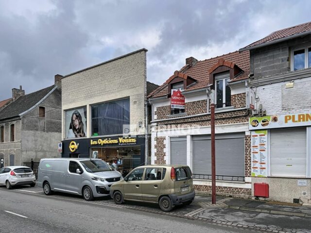 Immeuble en vente à ONNAING — photo 1