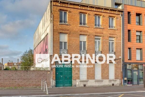 Immeuble en vente à ROUBAIX — photo 1