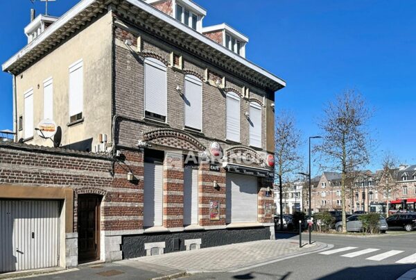 Immeuble en vente à VALENCIENNES — photo 1