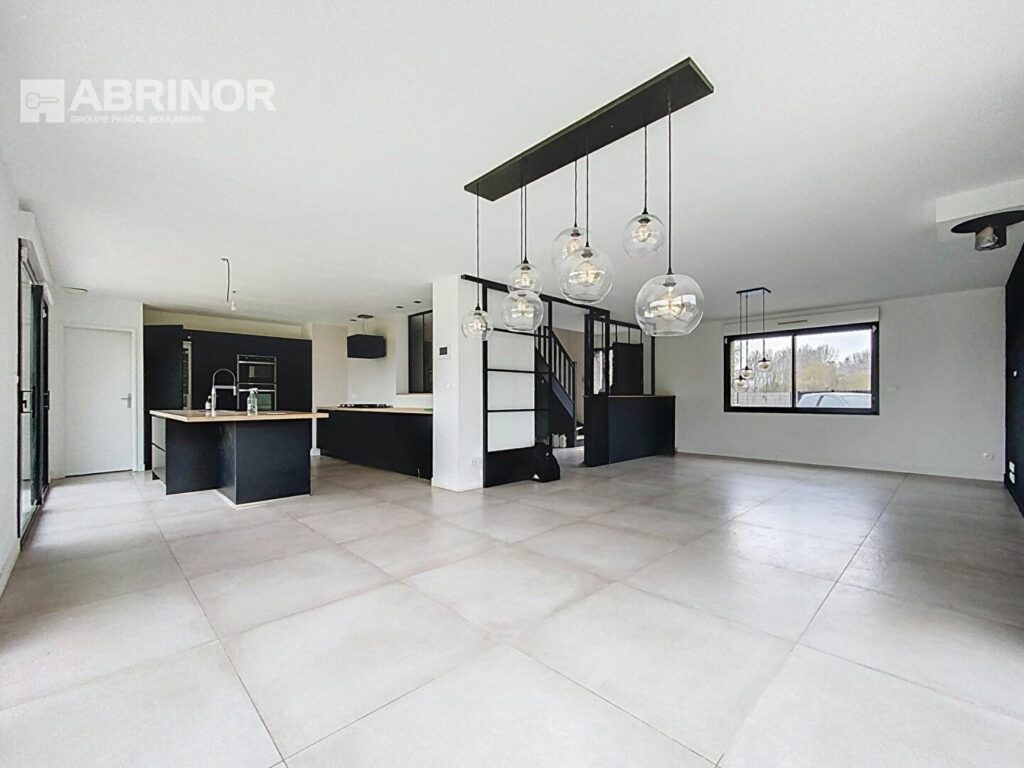 Maison en vente à LOUVIL — photo 2