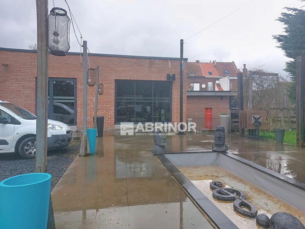 Local en vente à NEUVILLE EN FERRAIN — photo 3