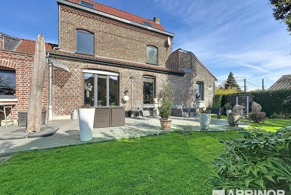 Maison en vente à LINSELLES — photo 1