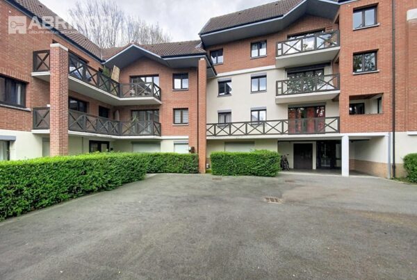 Appartement en vente à LAMBERSART — photo 1