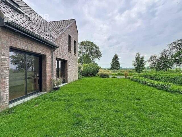 Maison en vente à CAMPHIN EN PEVELE — photo 1