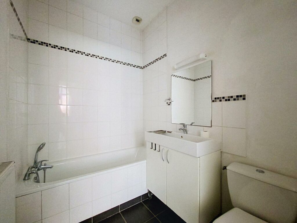 Appartement en location à ARMENTIERES — photo 4