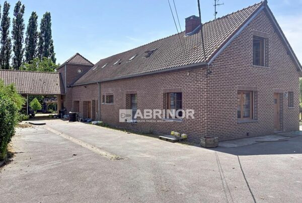 Maison en vente à BRUILLE ST AMAND — photo 1