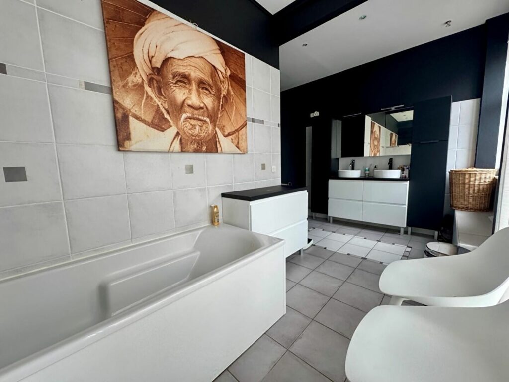 Maison en vente à CROIX — photo 15