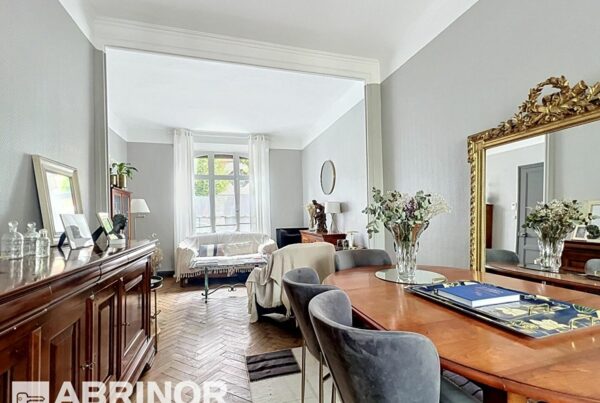 Maison en vente à LILLE — photo 1