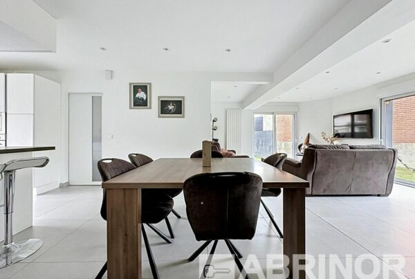 Maison en vente à LINSELLES — photo 1
