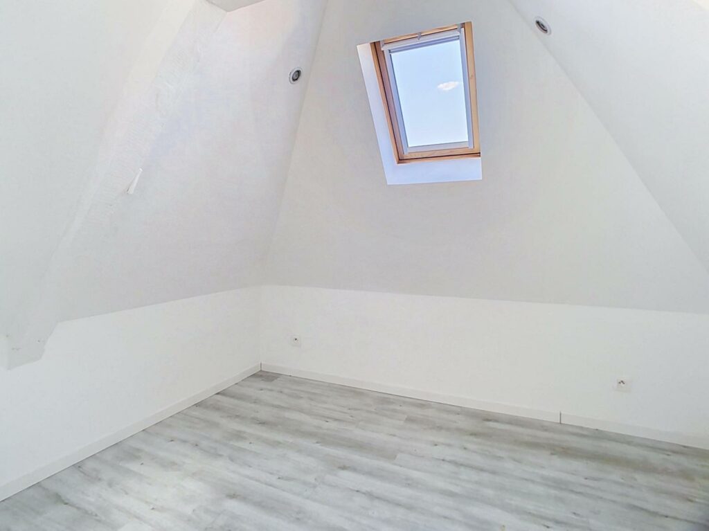 Appartement en location à COUTICHES — photo 4