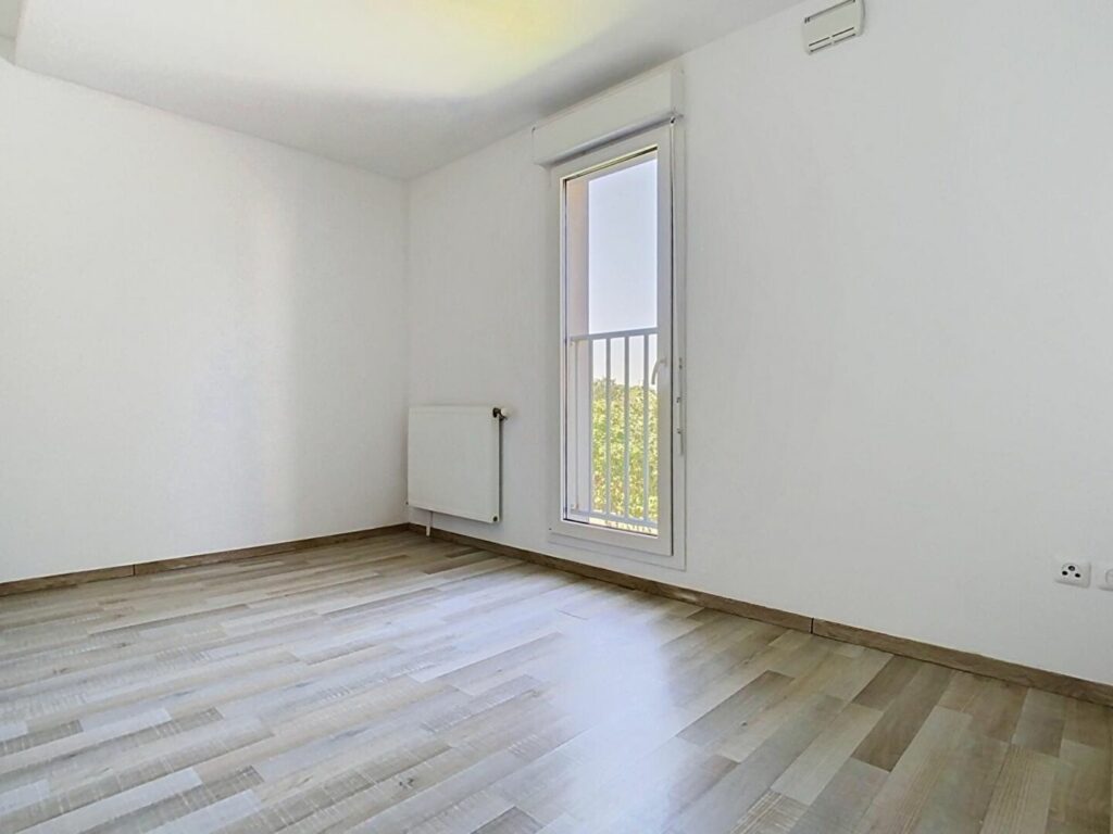 Appartement en vente à HELLEMMES LILLE — photo 3