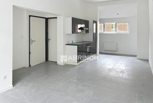 Immeuble en vente à VALENCIENNES — photo 1