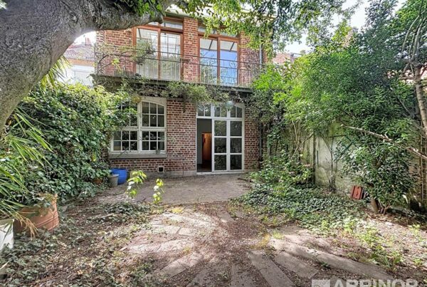 Maison en vente à LILLE — photo 1