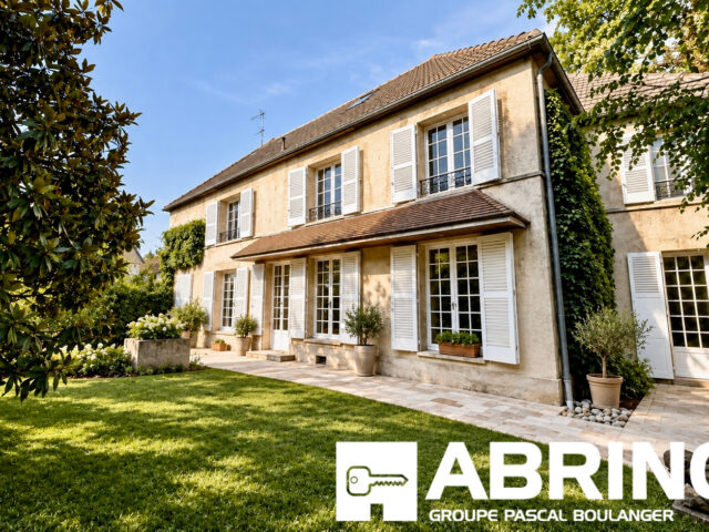 Maison en vente à CHANTILLY — photo 1