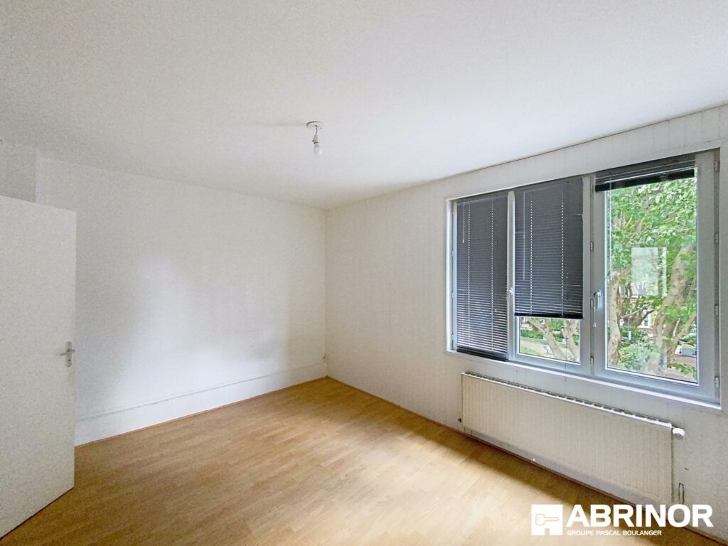 Appartement en location à LAMBERSART — photo 2