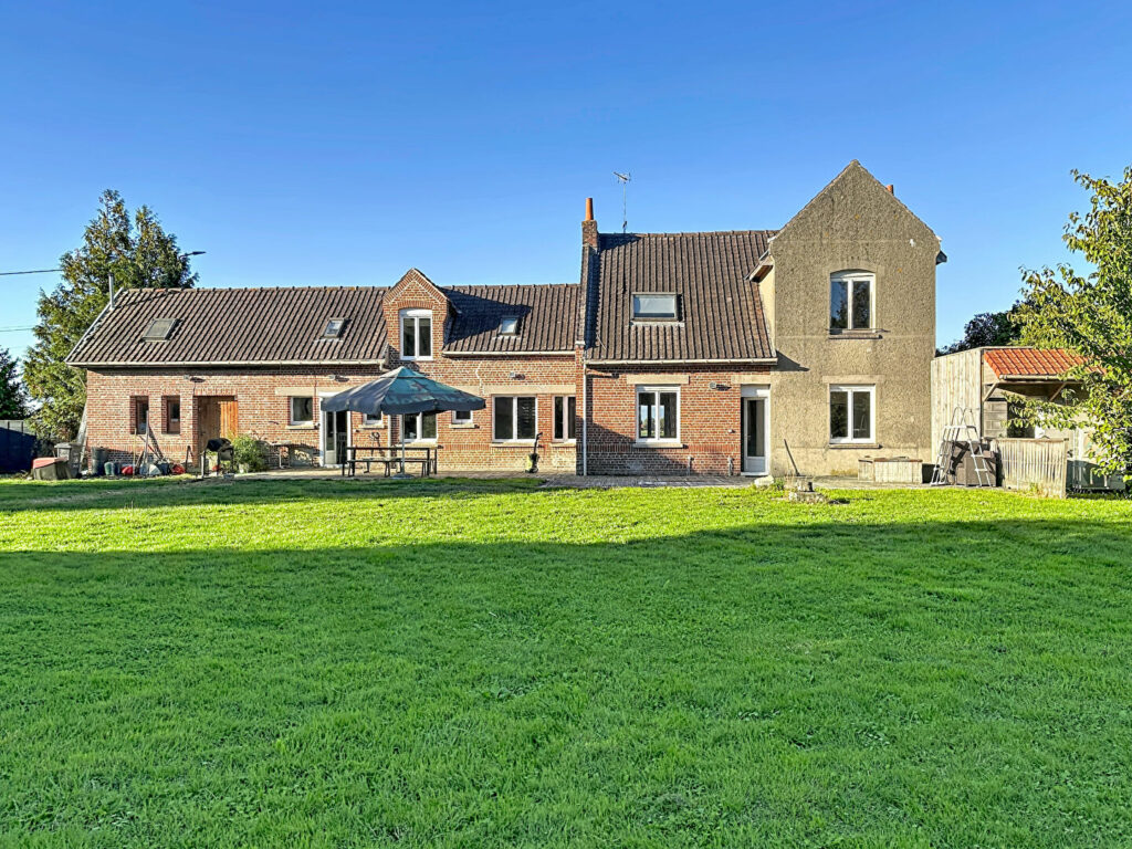 Maison en vente à LA CHAPELLE D ARMENTIERES — photo 1