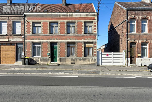 Maison en vente à RAISMES — photo 1