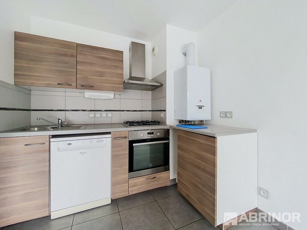 Appartement en location à LOOS — photo 2
