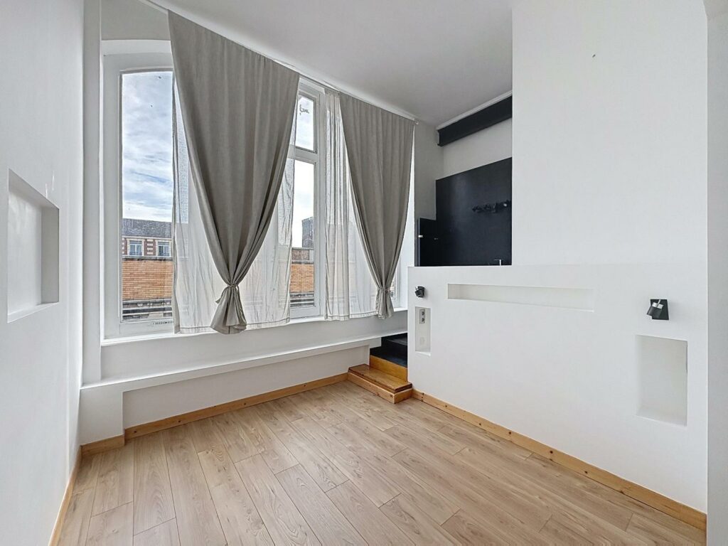 Appartement en location à ROUBAIX — photo 3