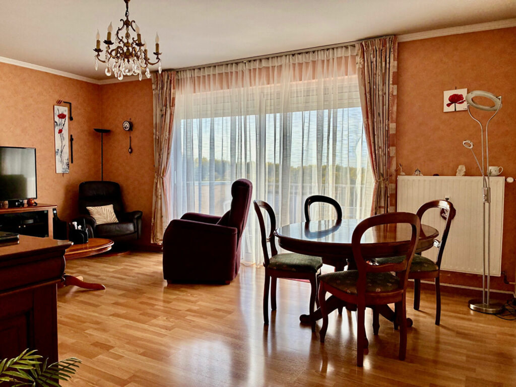 Appartement en vente à CROIX — photo 1