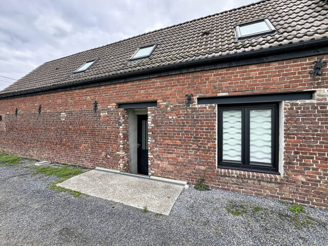 Maison en vente à COUTICHES — photo 1