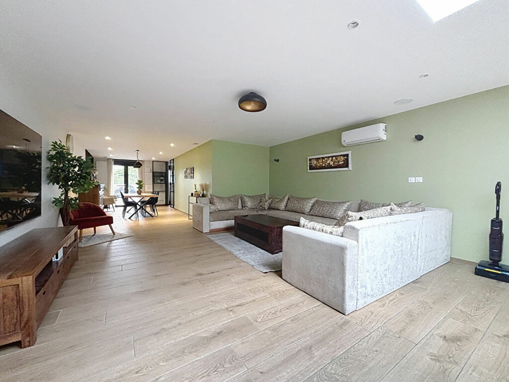 Maison en vente à LA CHAPELLE D ARMENTIERES — photo 3